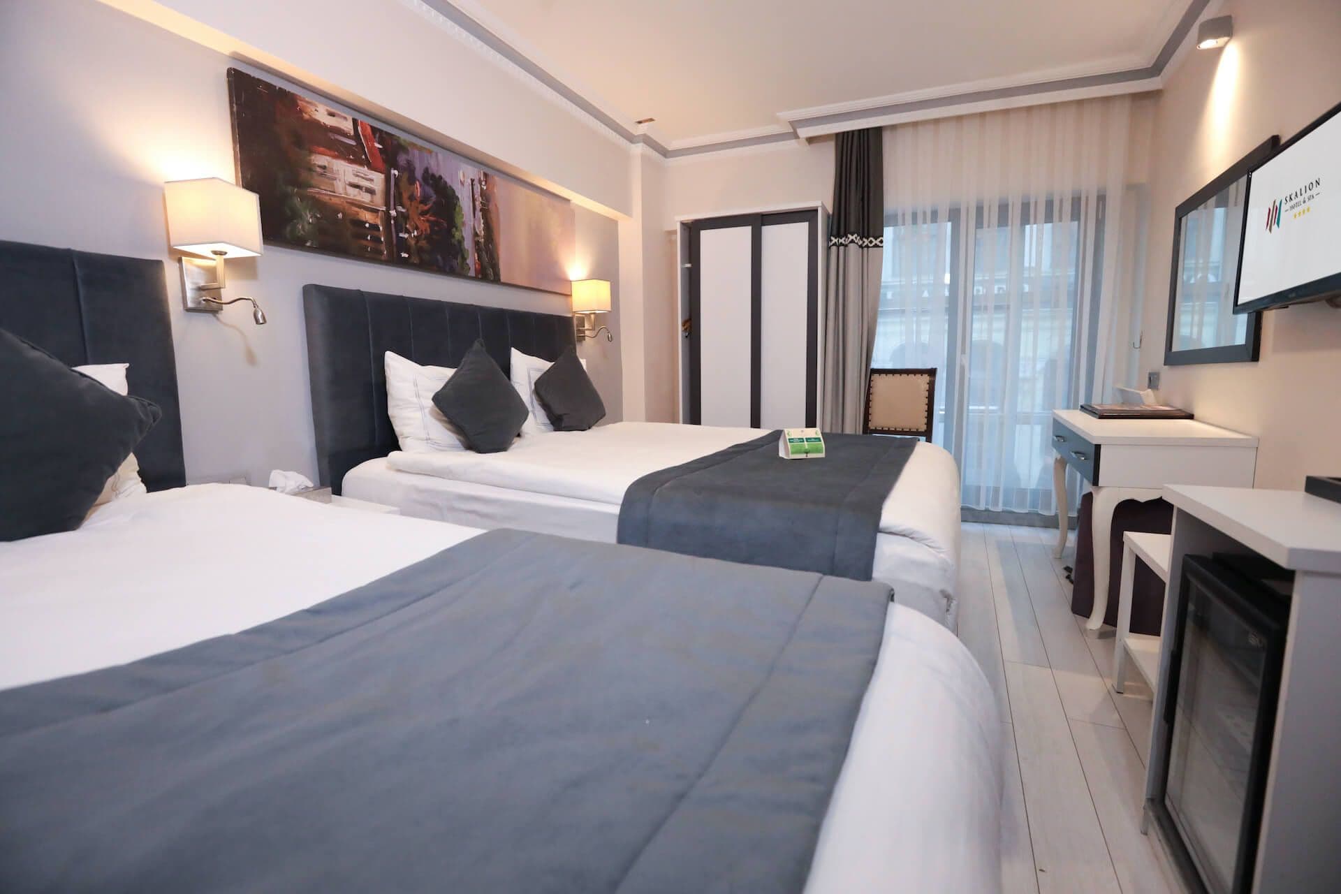 skalion-superior-family-room