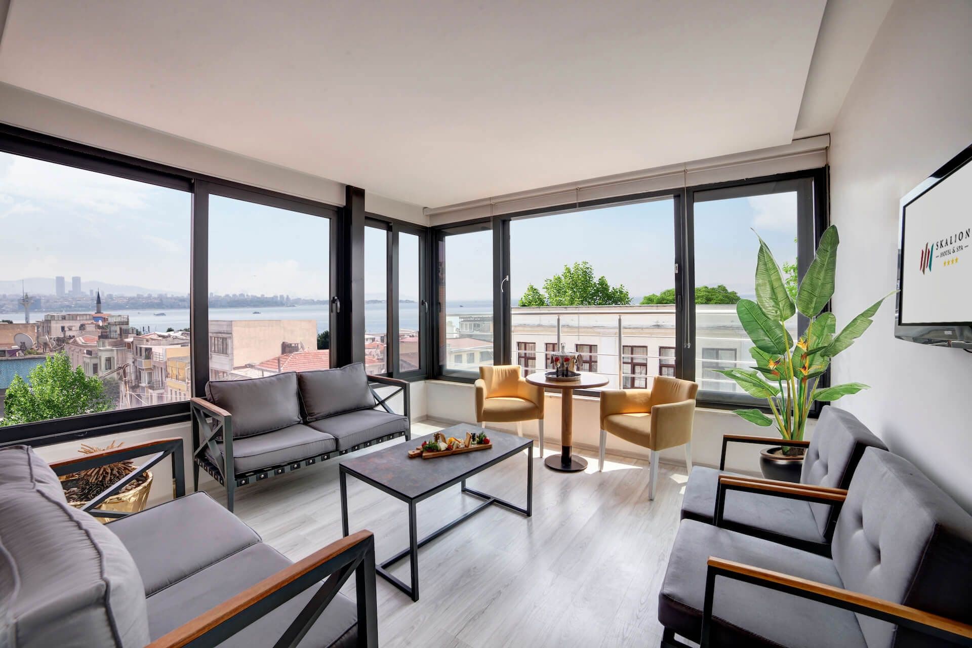 Superior Suite with Sea View, Terrace